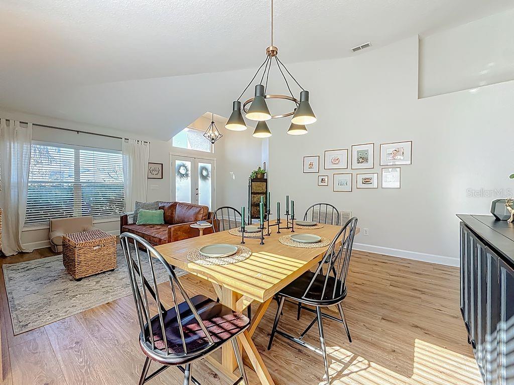 Image 13 of 72 For 220 Bay Arbor Boulevard