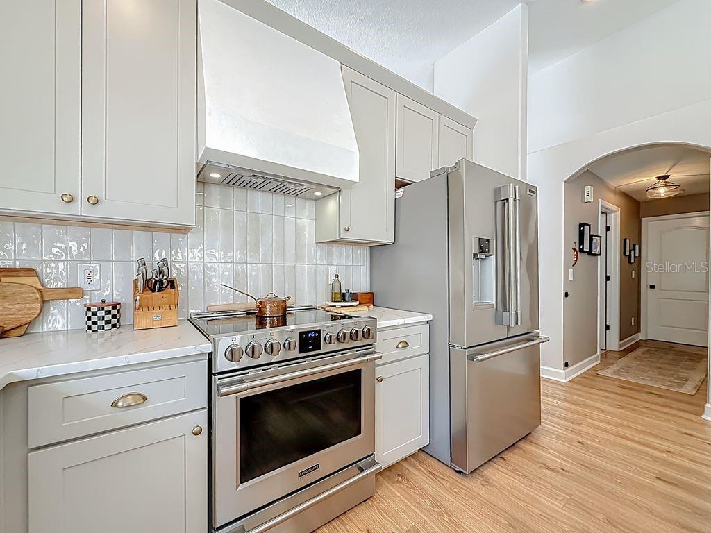 Image 19 of 72 For 220 Bay Arbor Boulevard