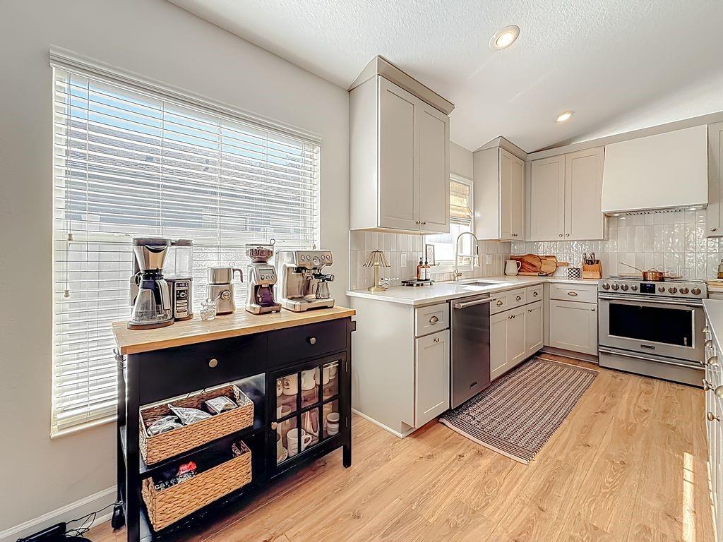 Image 23 of 72 For 220 Bay Arbor Boulevard