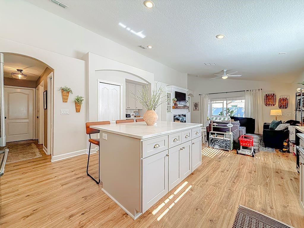 Image 24 of 72 For 220 Bay Arbor Boulevard