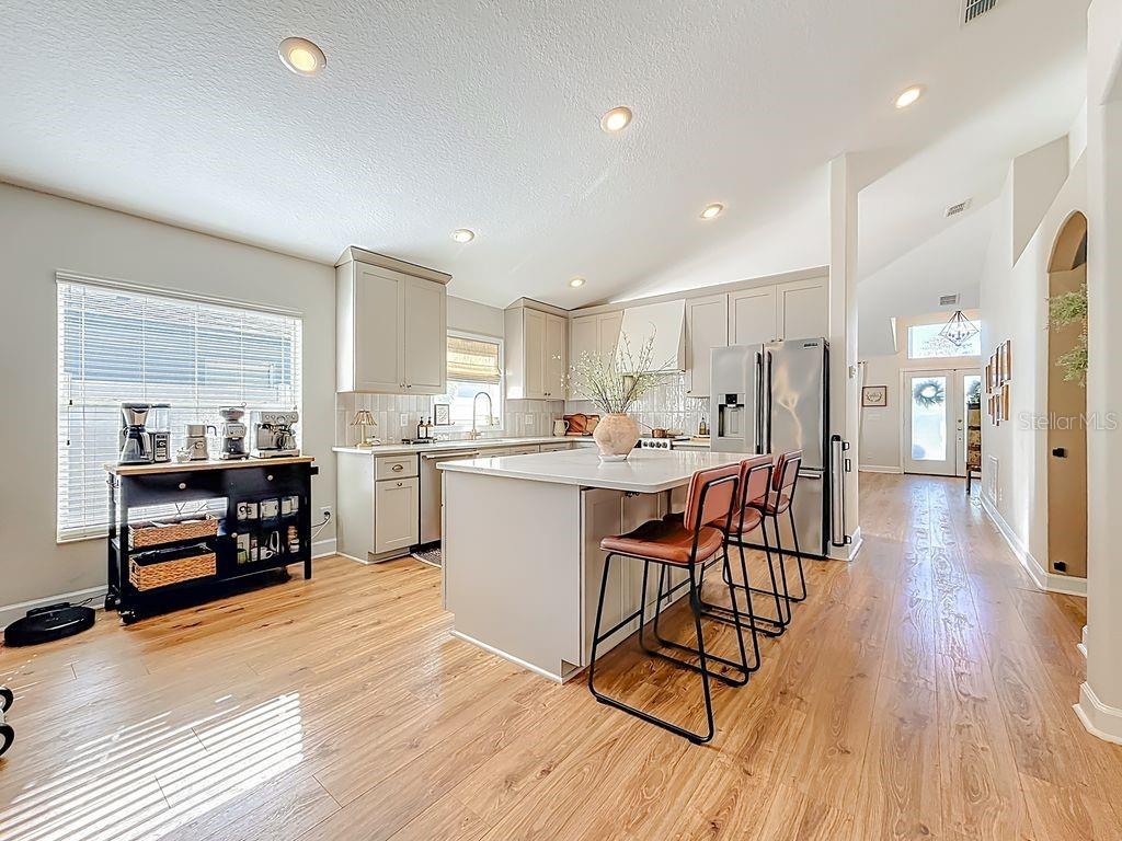 Image 26 of 72 For 220 Bay Arbor Boulevard