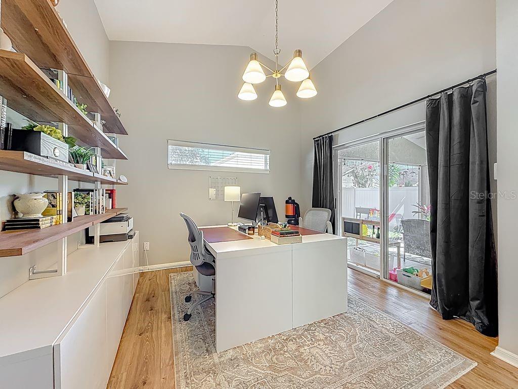 Image 28 of 72 For 220 Bay Arbor Boulevard