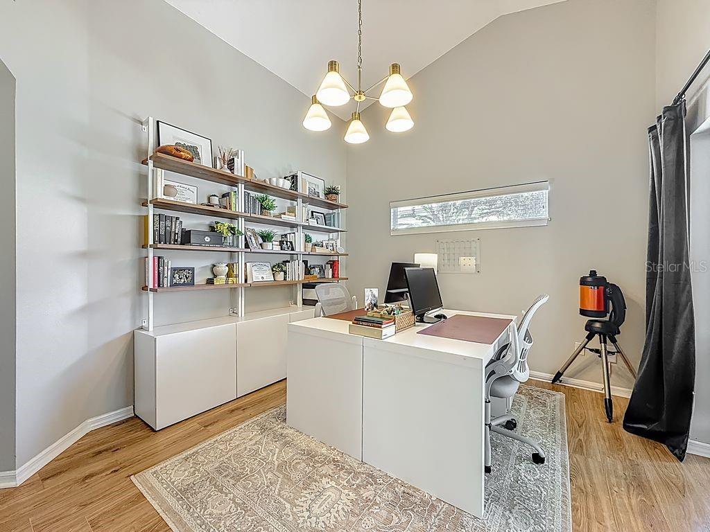 Image 30 of 72 For 220 Bay Arbor Boulevard