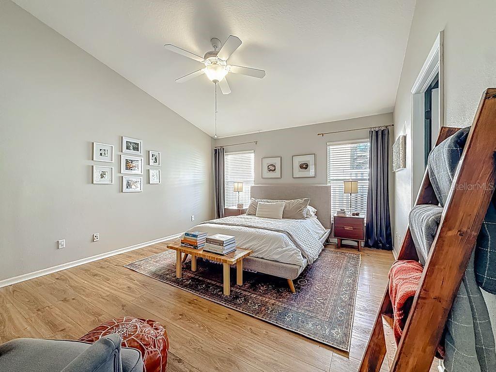 Image 32 of 72 For 220 Bay Arbor Boulevard