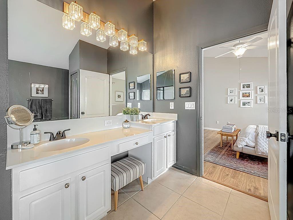 Image 35 of 72 For 220 Bay Arbor Boulevard