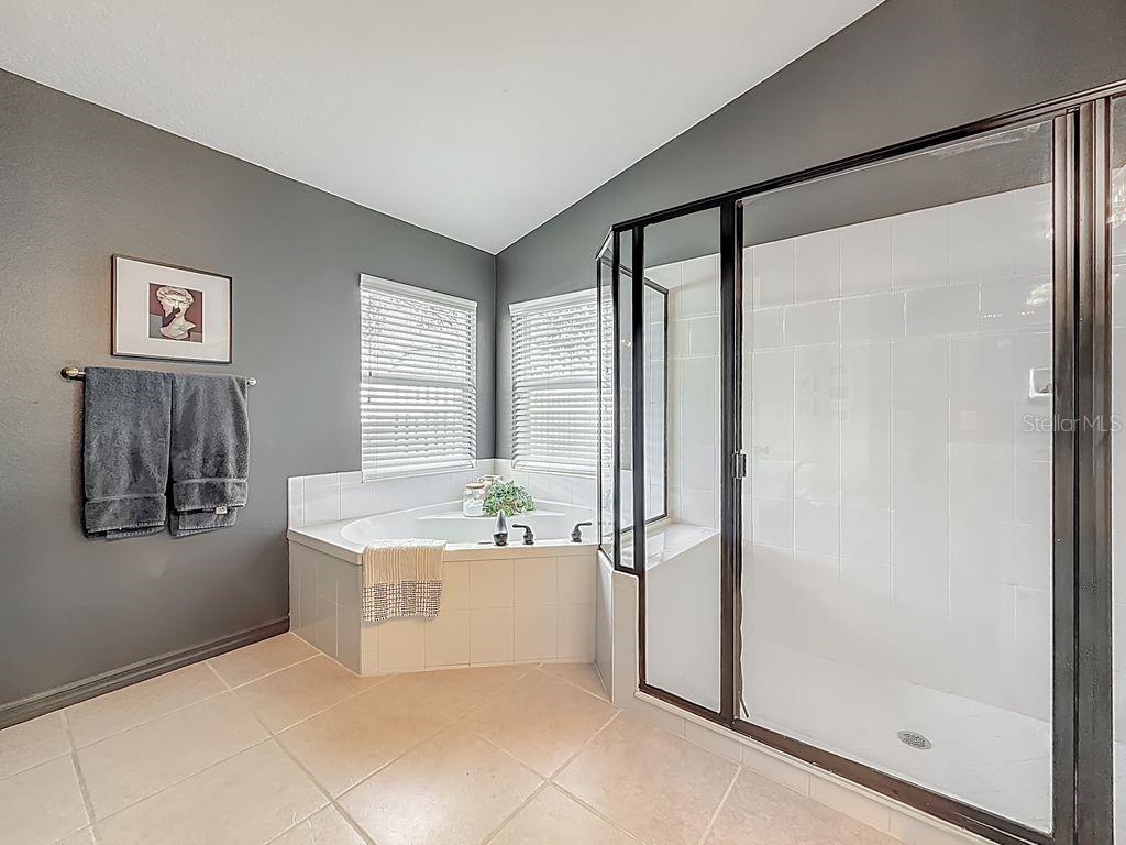 Image 37 of 72 For 220 Bay Arbor Boulevard