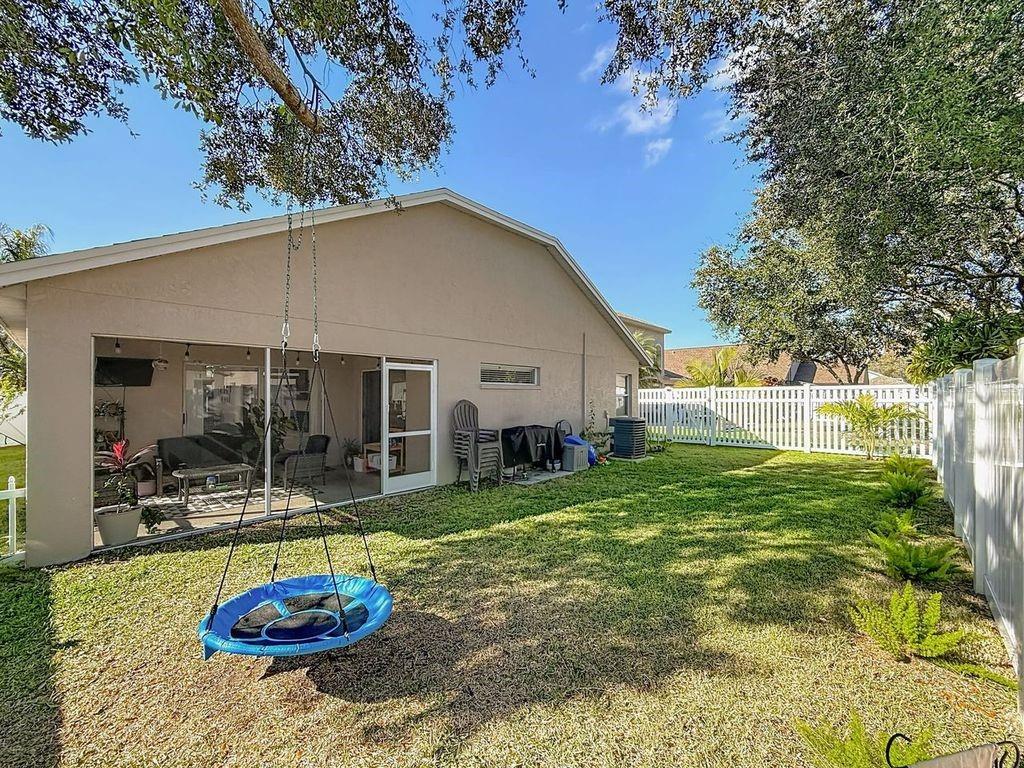 Image 54 of 72 For 220 Bay Arbor Boulevard