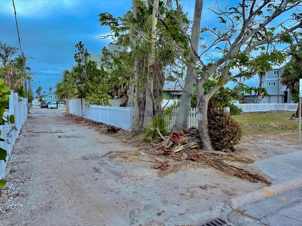 Image 10 of 10 For 1300 Pass A Grille Way