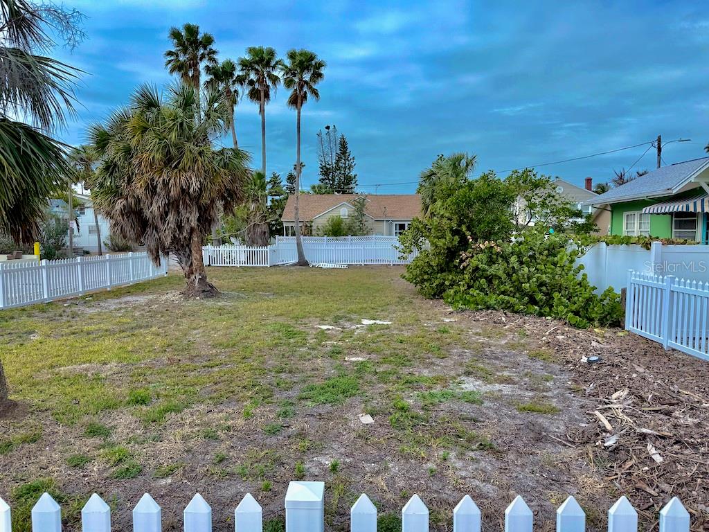 Image 7 of 10 For 1300 Pass A Grille Way