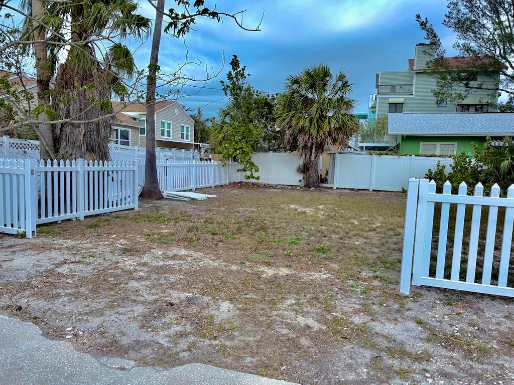 Image 9 of 10 For 1300 Pass A Grille Way