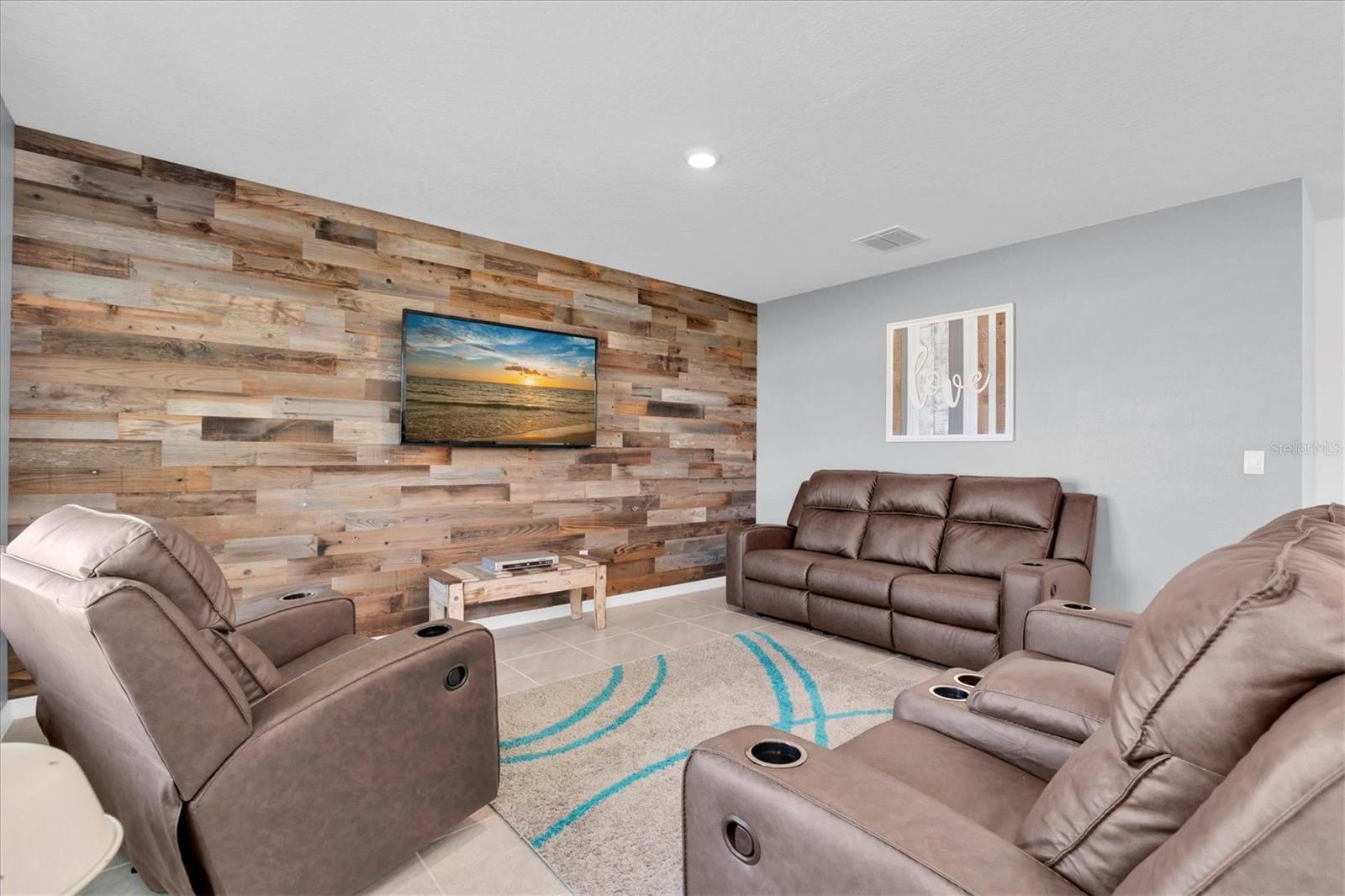 Image 4 of 28 For 5943 Wandering Willow Drive