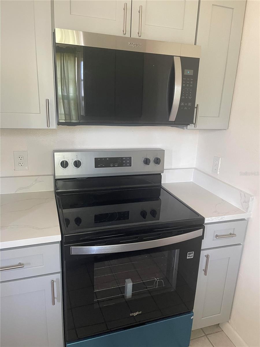 Image 3 of 10 For 6410 Moss Way