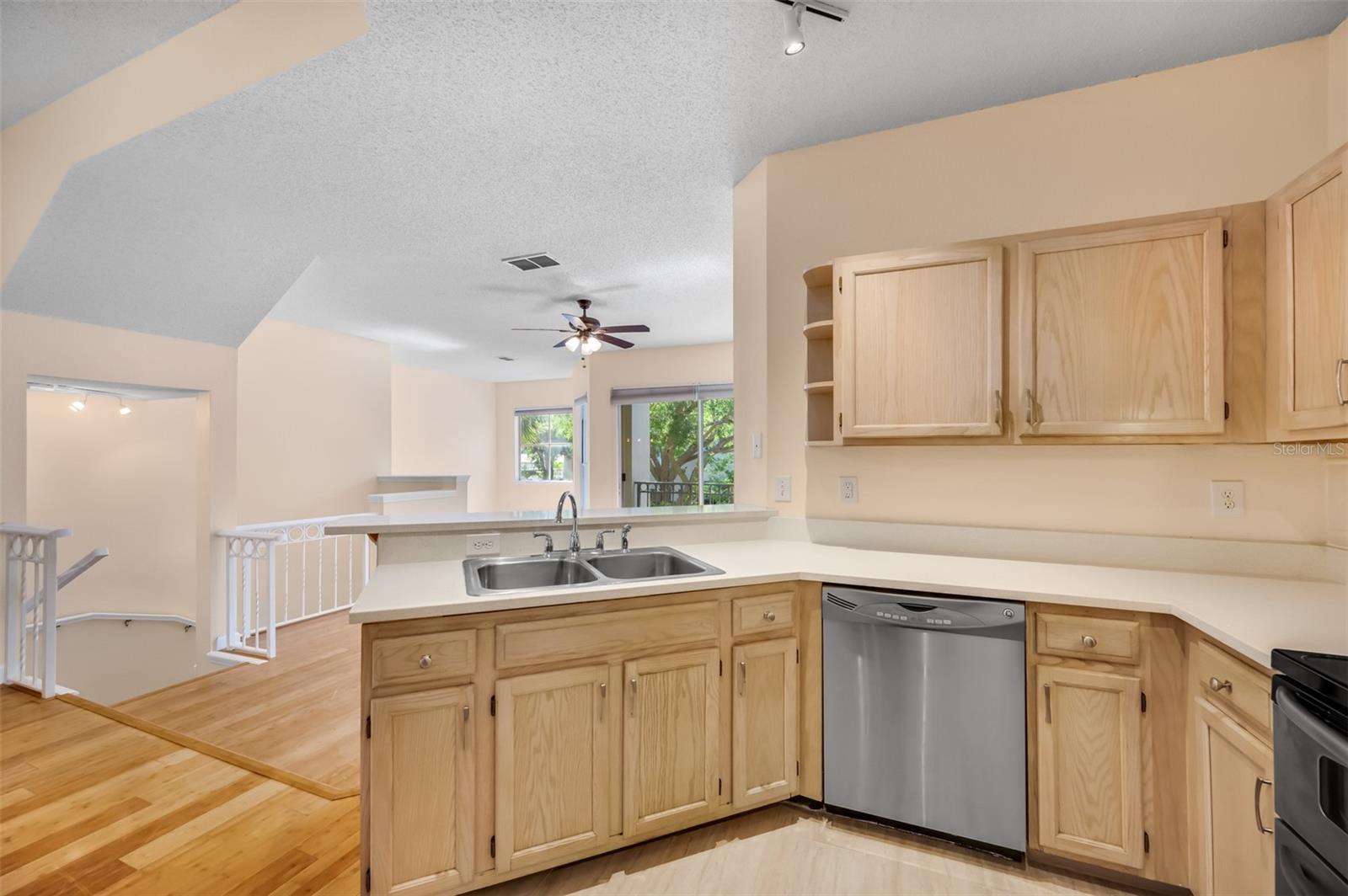 Image 12 of 23 For 755 Mainsail Drive