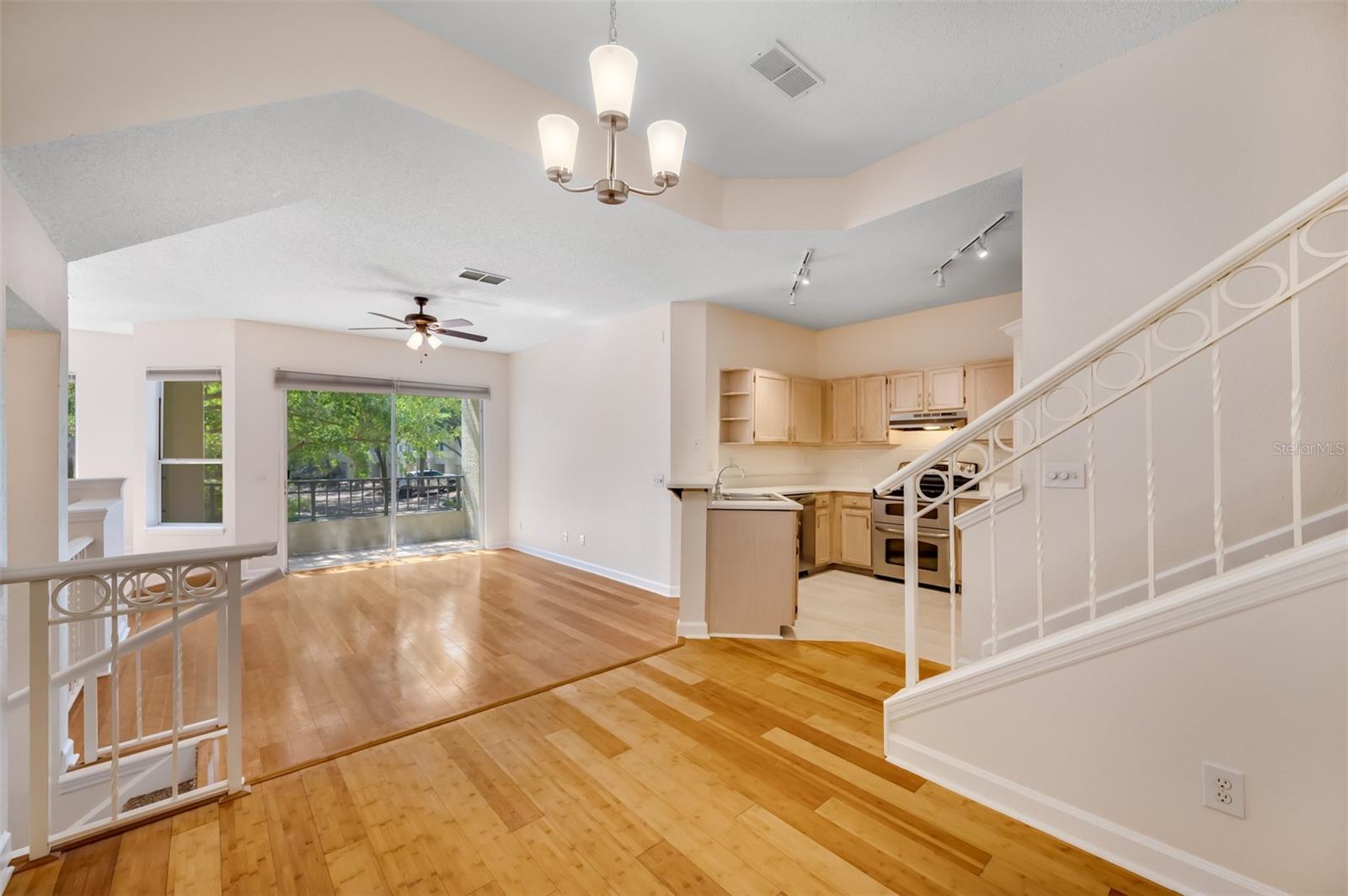 Image 16 of 23 For 755 Mainsail Drive