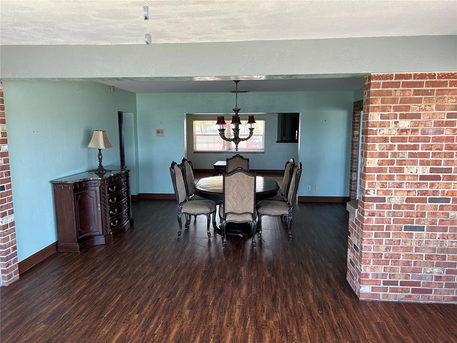 Image 7 of 7 For 21 Paradise Lane