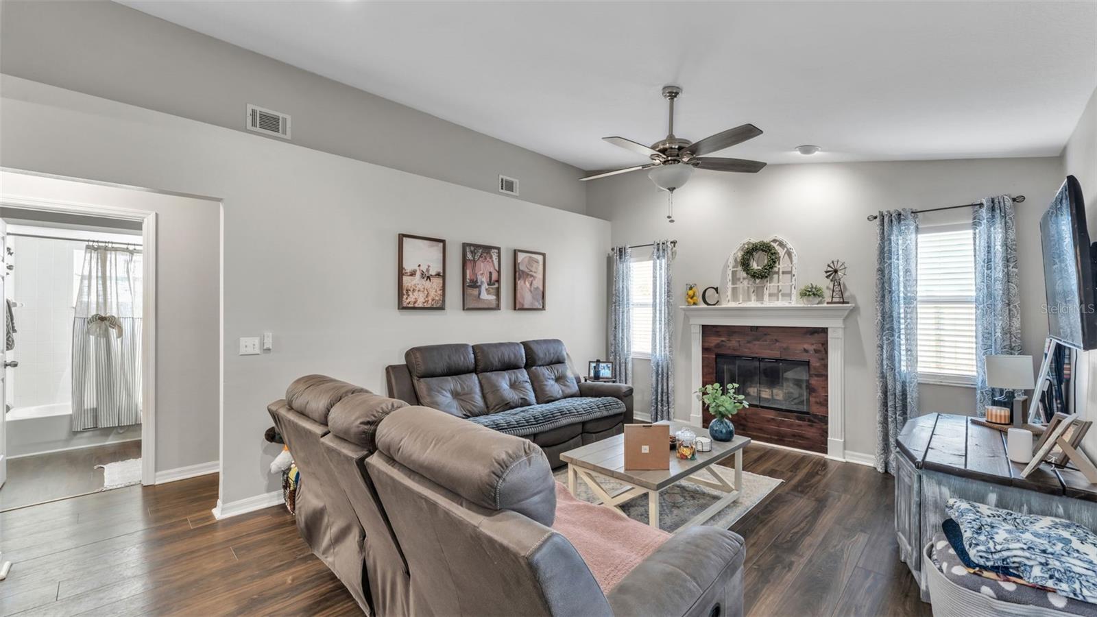 Image 26 of 46 For 130 Bergen Circle