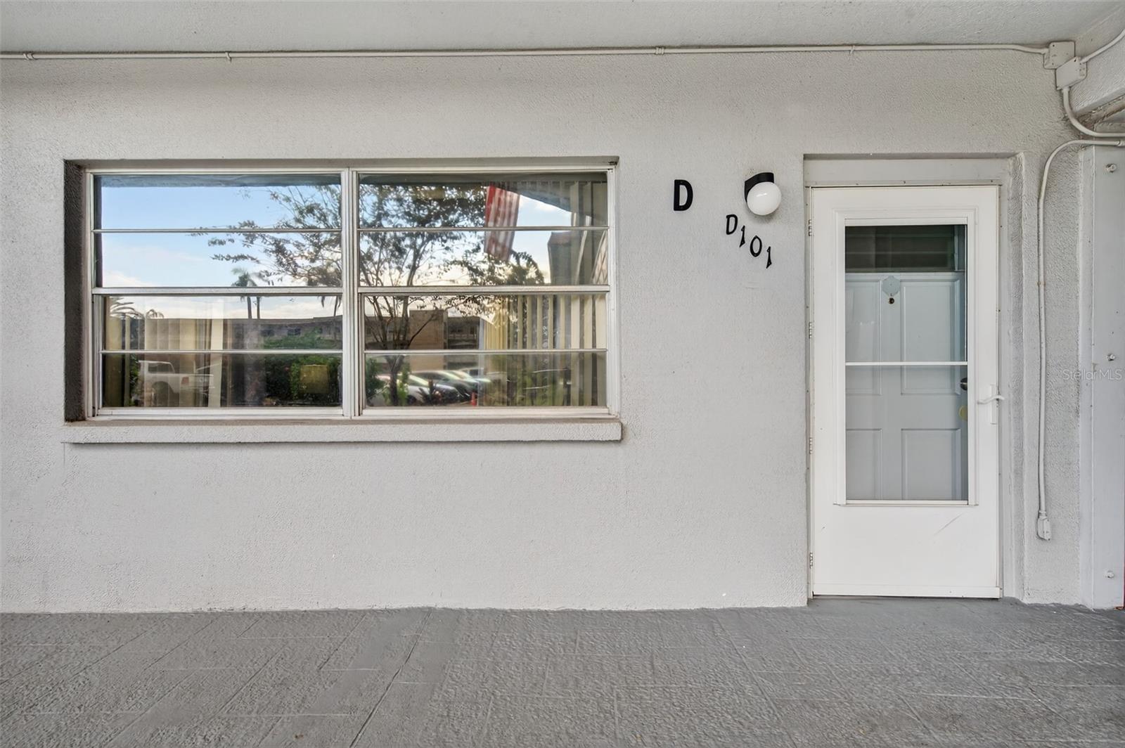 Listing photo id 0 for 5660 80th Street N D101