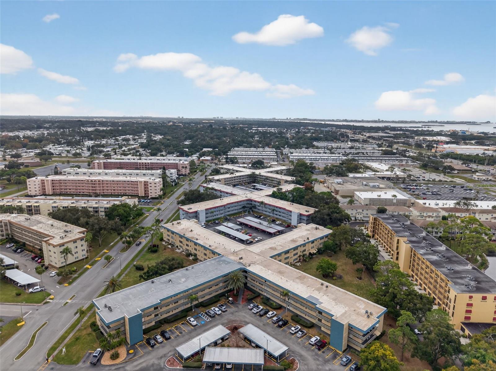 Listing photo id 52 for 5660 80th Street N D101