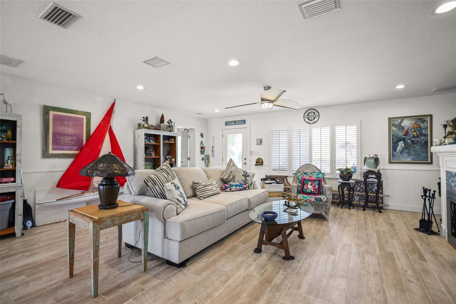 Image 4 of 47 For 600 Normandy Road