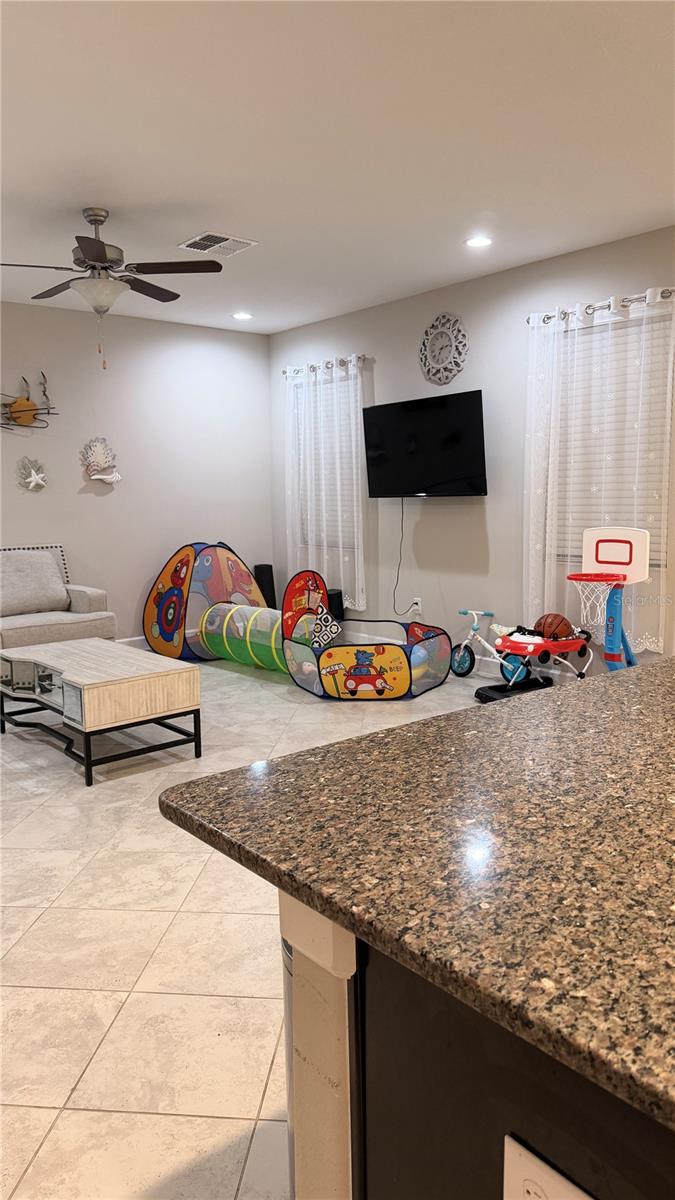 Image 4 of 17 For 9909 Victory Gallop Loop