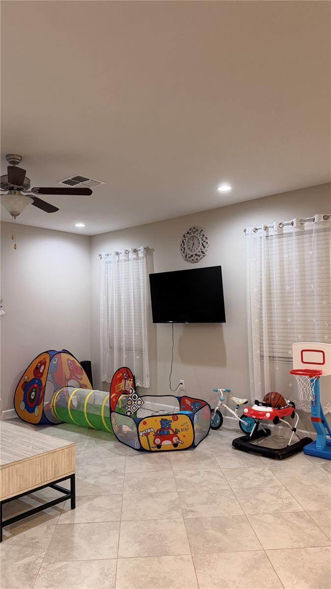 Image 6 of 17 For 9909 Victory Gallop Loop