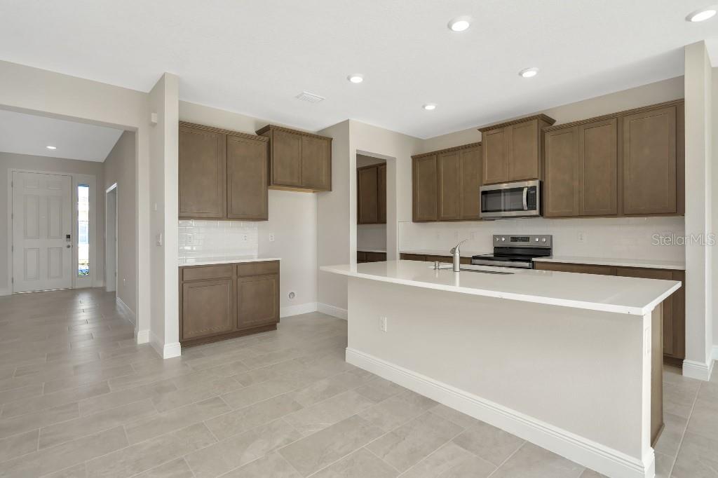 Image 7 of 52 For 130 Mangrove Manor Drive