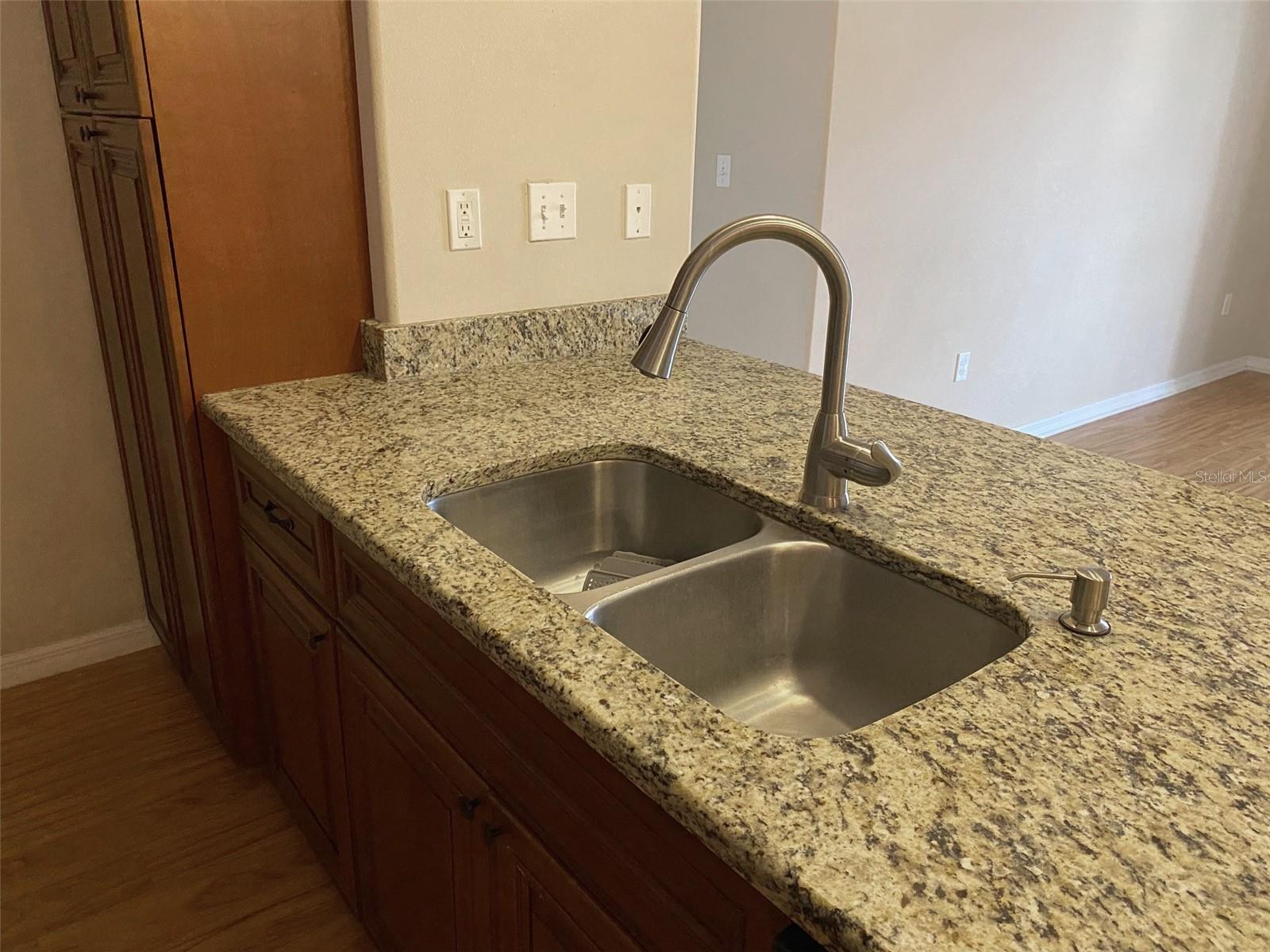 Image 13 of 50 For 6394 Banyan Boulevard 304