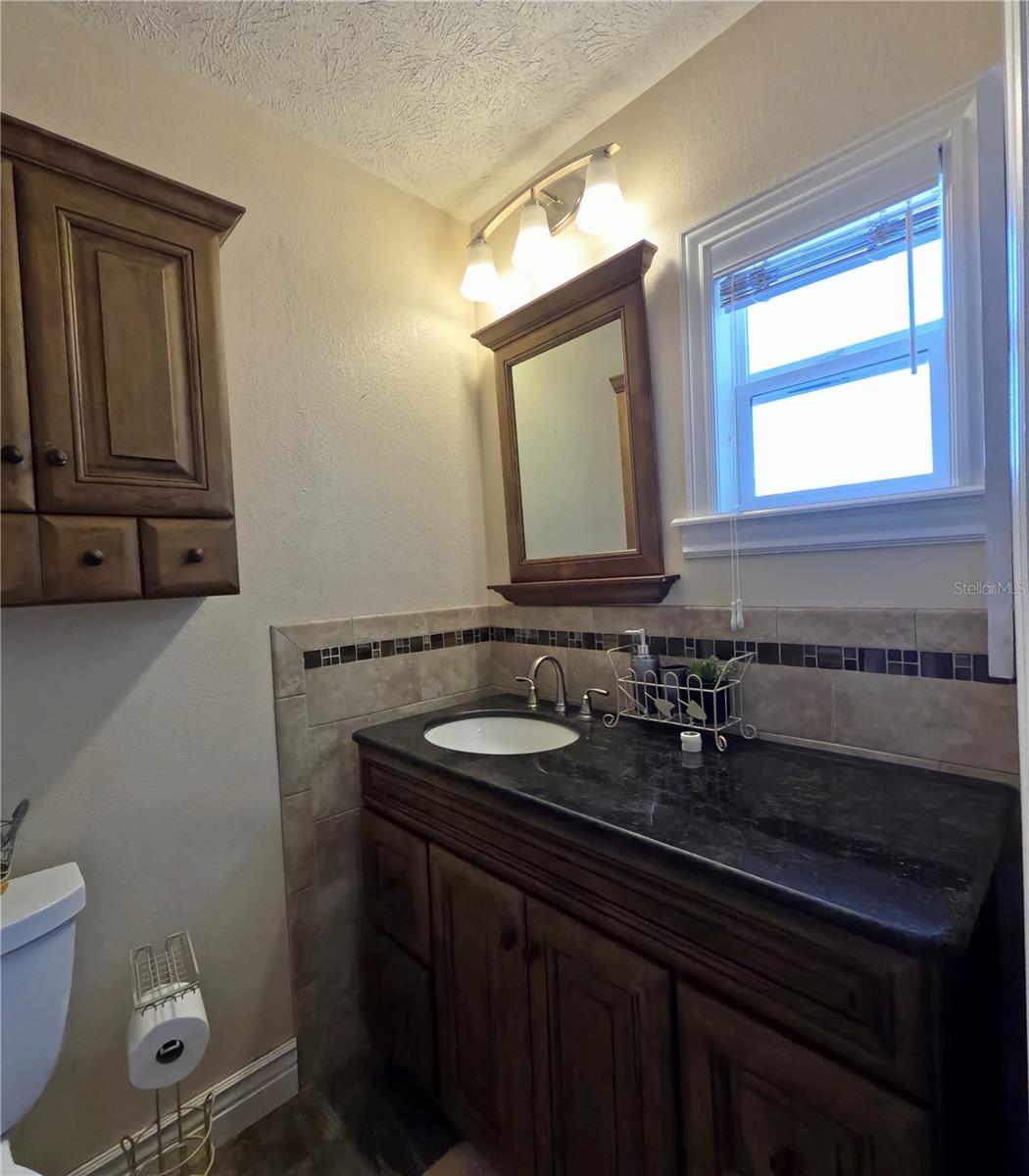 Image 23 of 40 For 4902 Thonotosassa Road