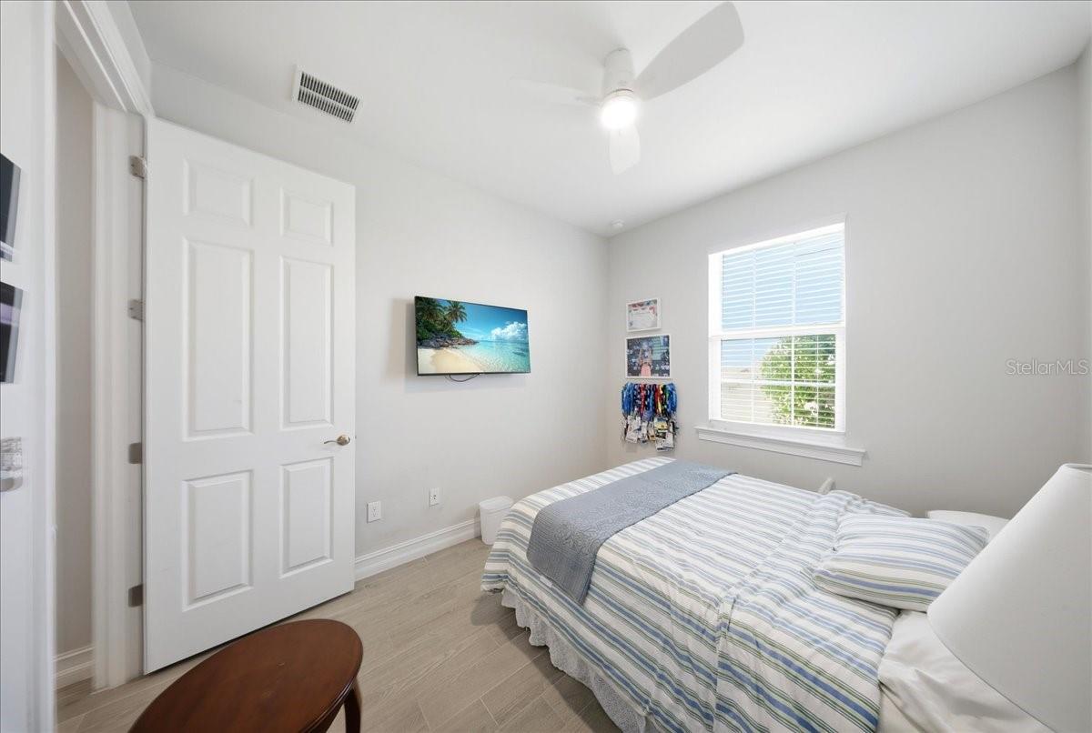 Image 13 of 38 For 1074 Enbrook Loop