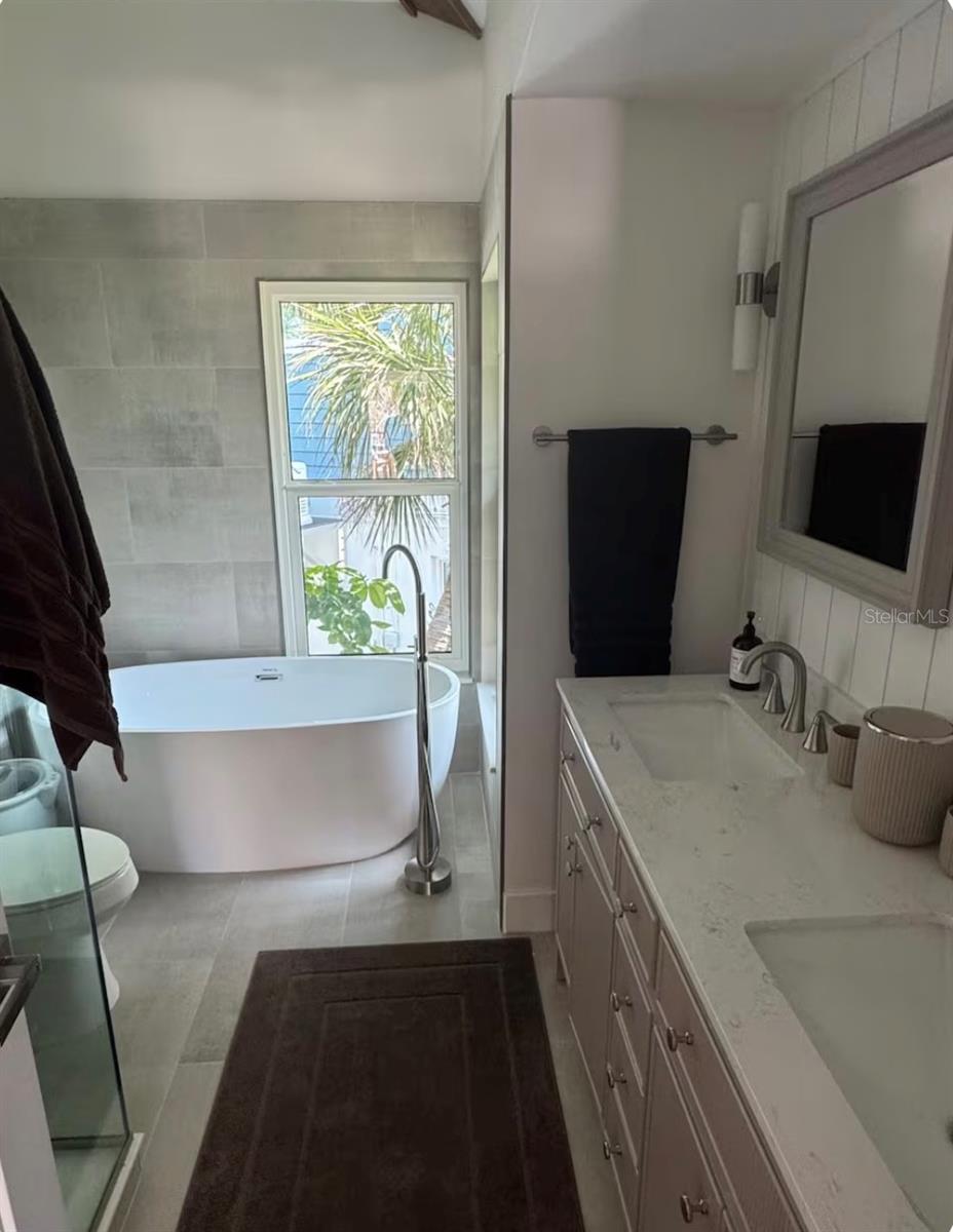 Image 15 of 44 For 151 Punta Vista Dr Drive