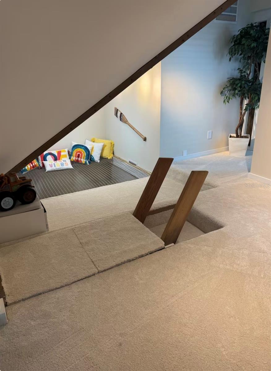 Image 23 of 44 For 151 Punta Vista Dr Drive