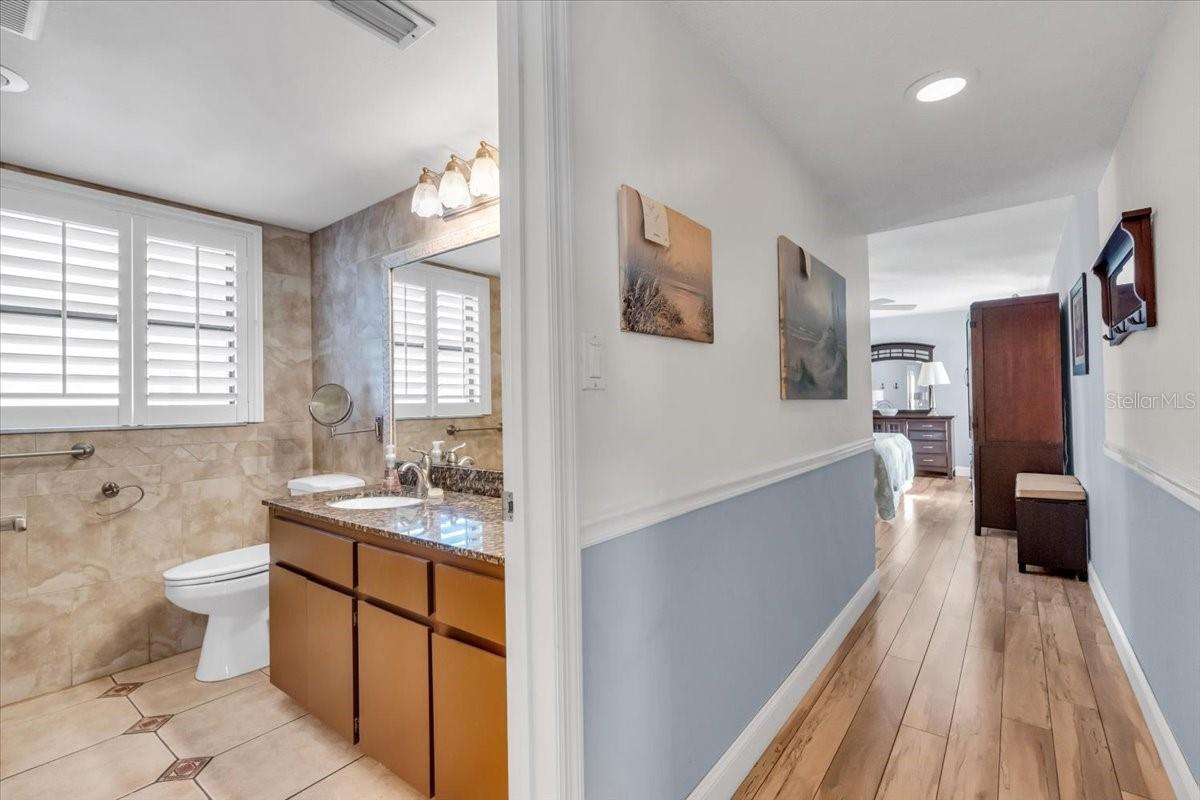 Image 15 of 21 For 10301 Gulf Boulevard 302