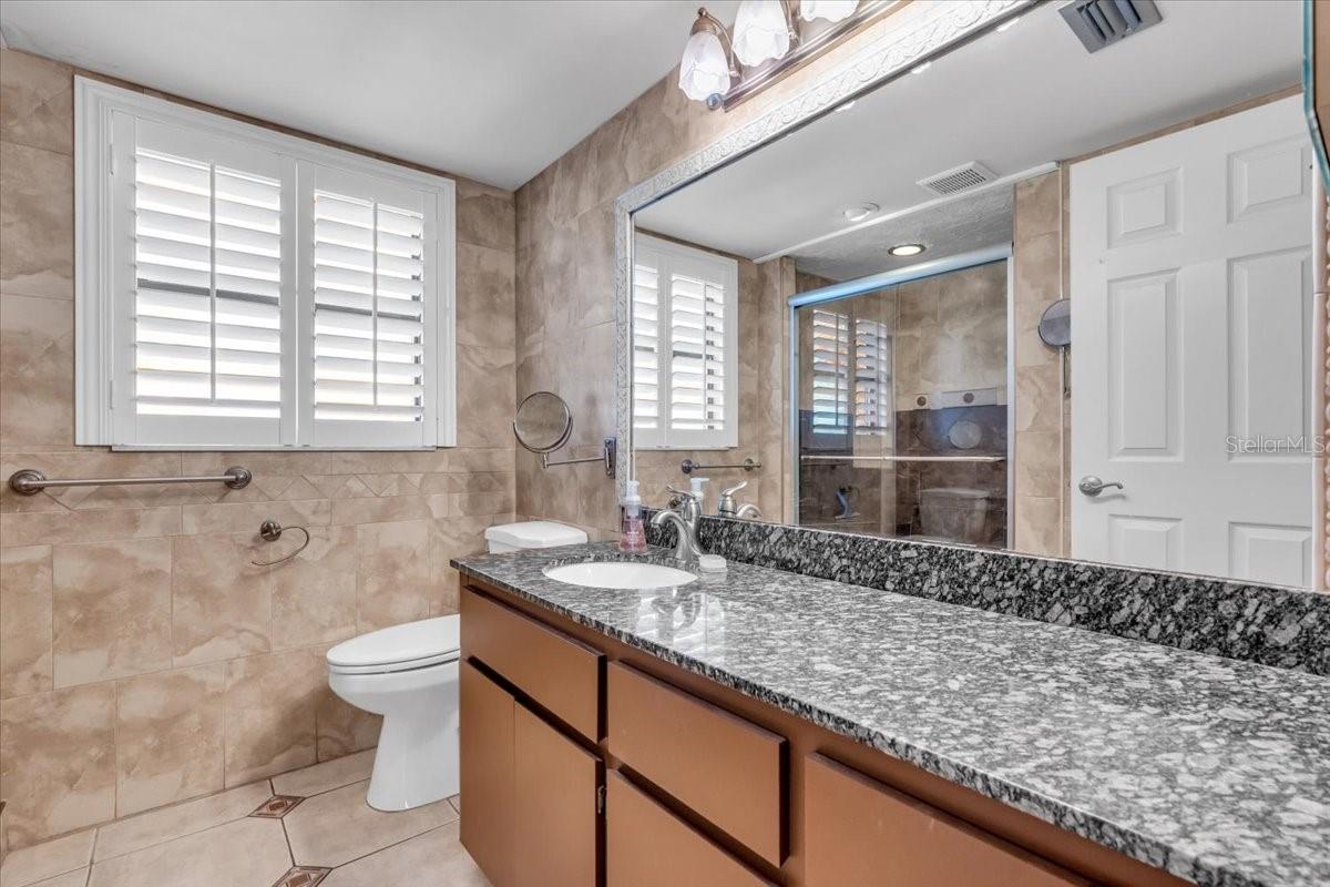 Image 16 of 21 For 10301 Gulf Boulevard 302