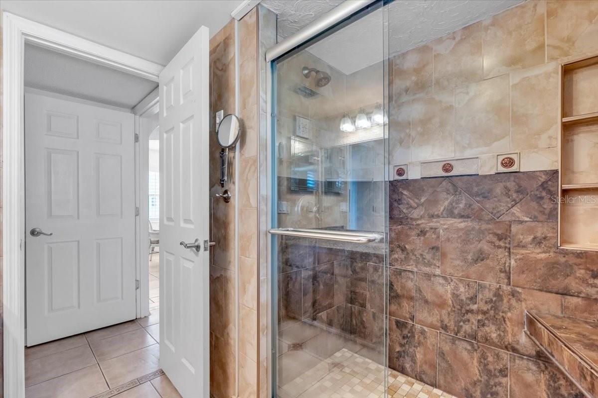 Image 17 of 21 For 10301 Gulf Boulevard 302