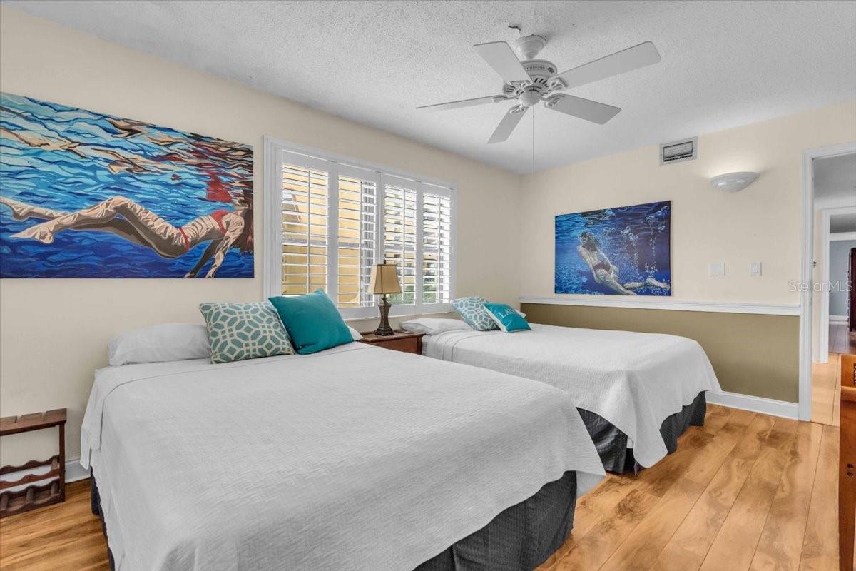 Image 18 of 21 For 10301 Gulf Boulevard 302