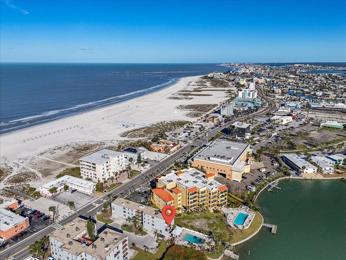 Image 3 of 21 For 10301 Gulf Boulevard 302