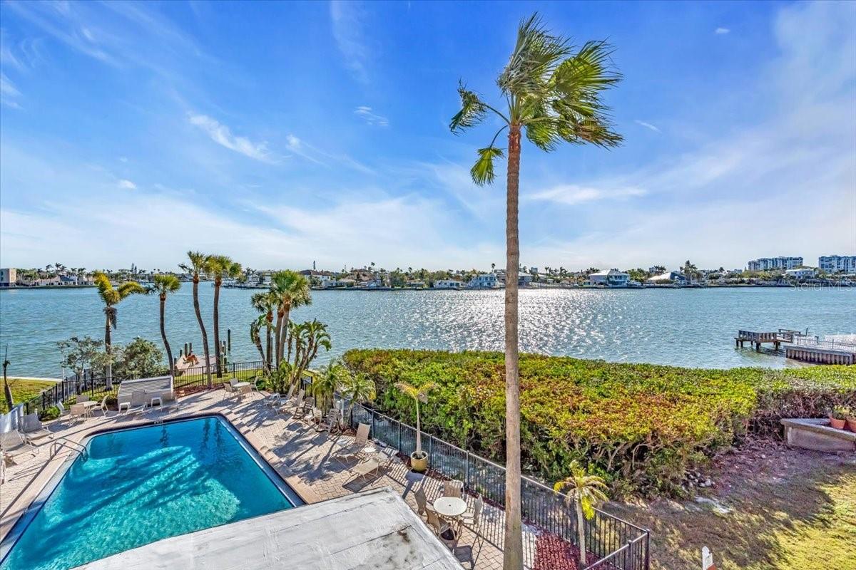 Image 7 of 21 For 10301 Gulf Boulevard 302