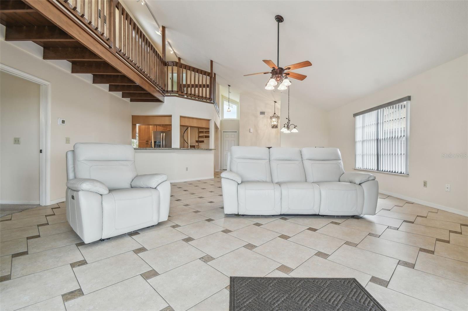 Listing photo id 8 for 6321 Garland Court