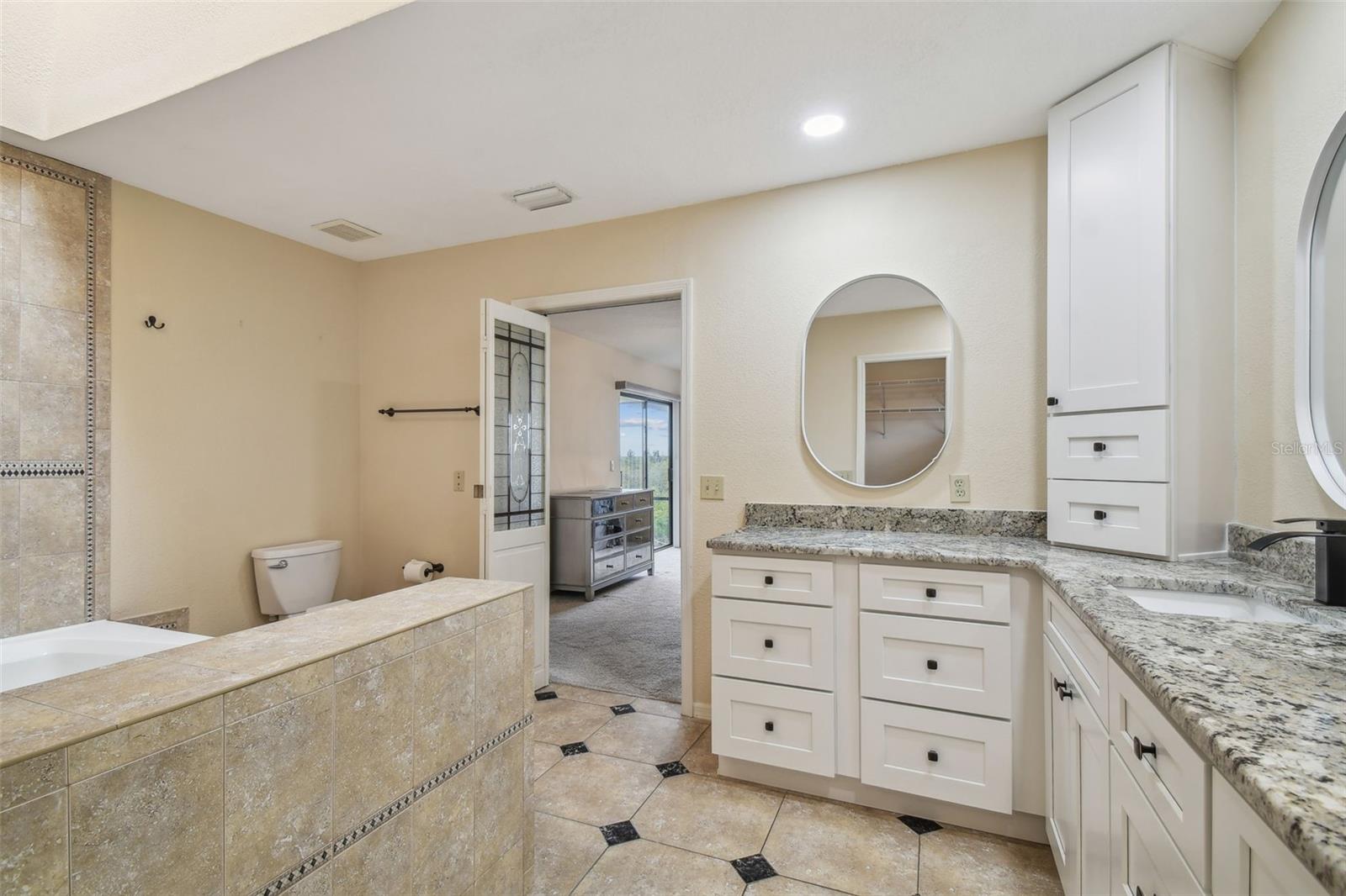 Listing photo id 22 for 6321 Garland Court