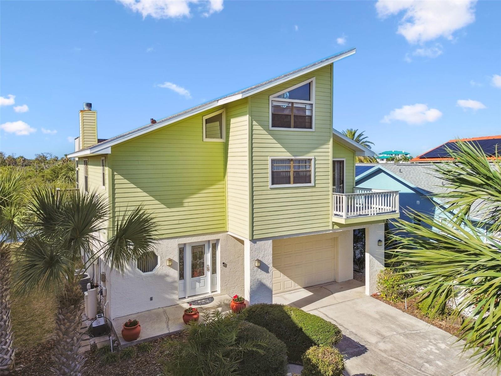 Listing photo id 1 for 6321 Garland Court