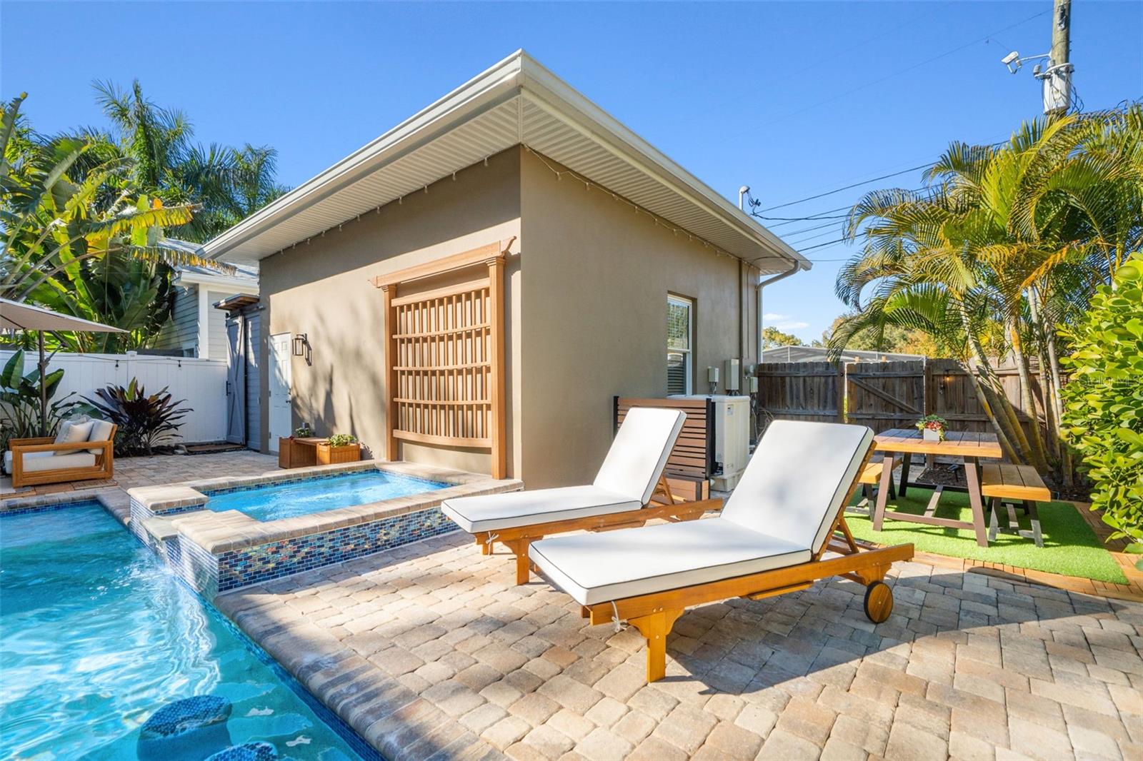 Image 13 of 84 For 481 33rd Avenue N