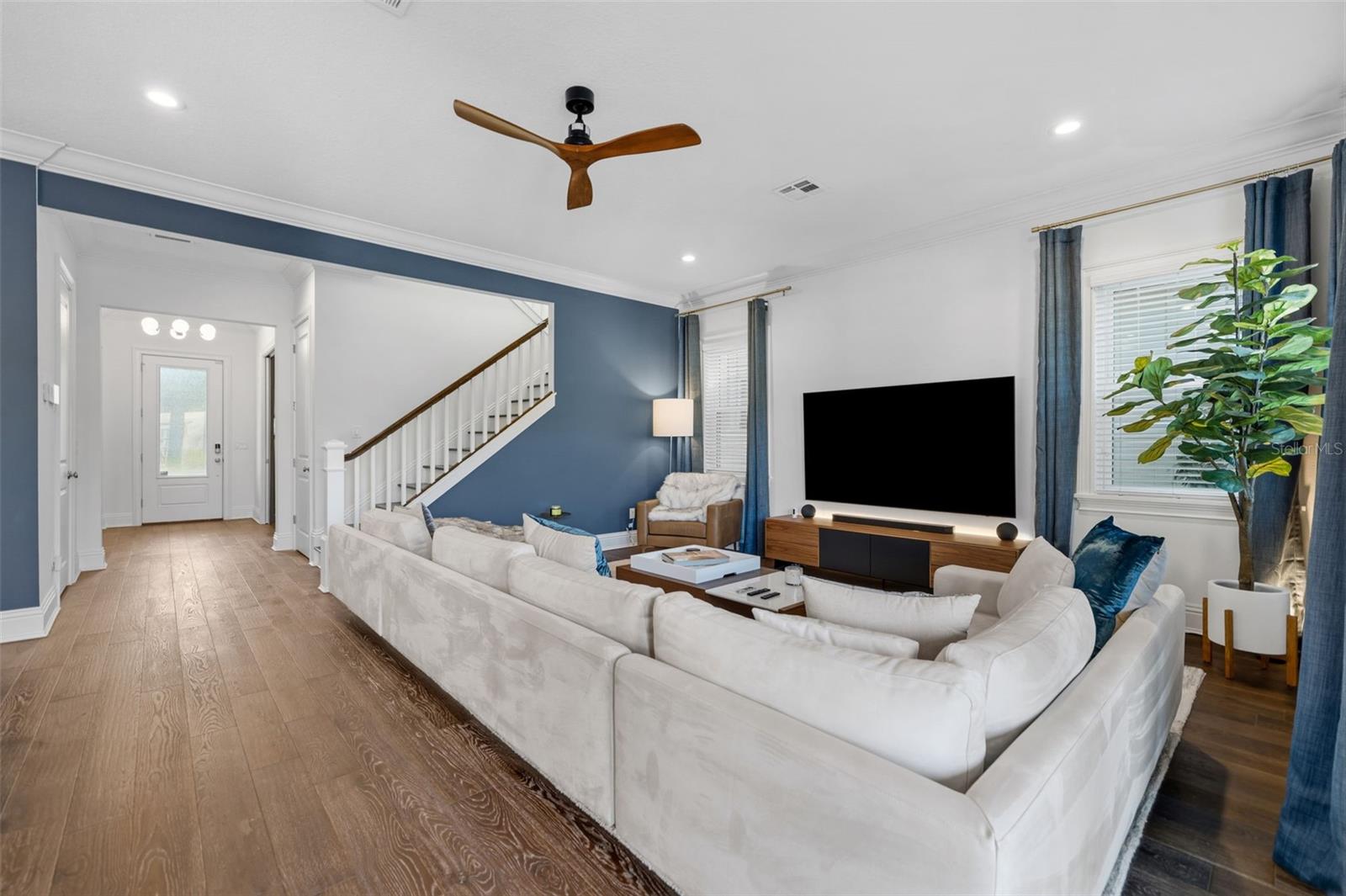 Image 3 of 84 For 481 33rd Avenue N