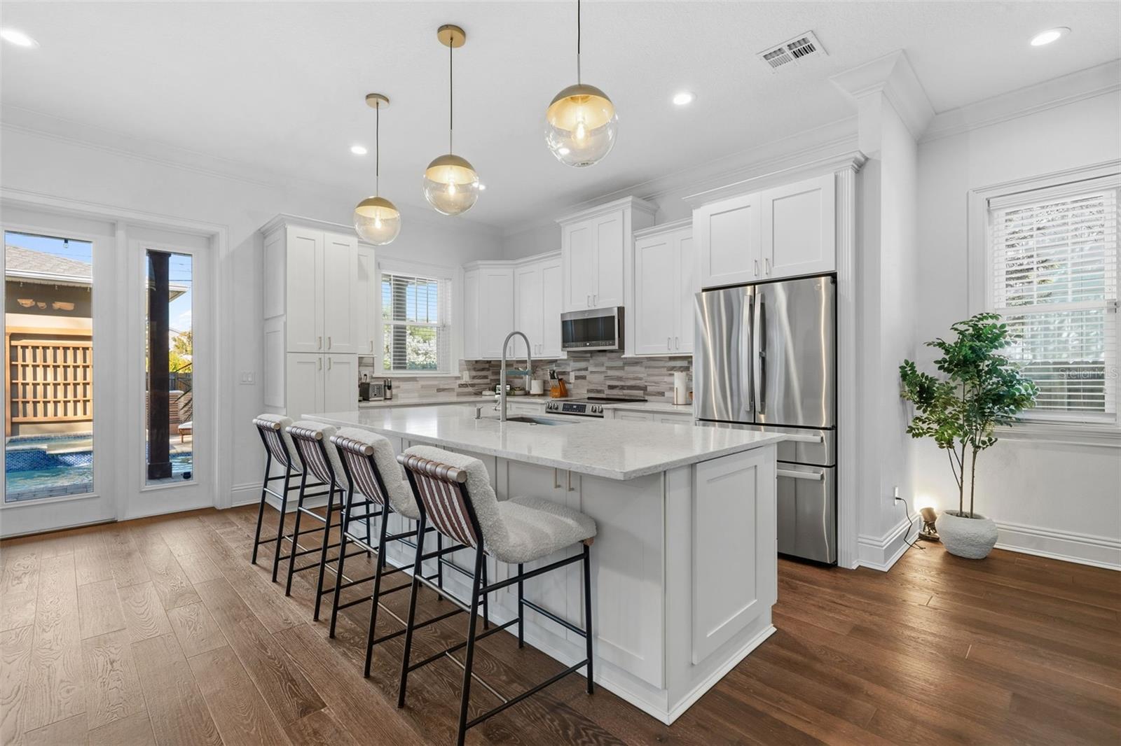 Image 4 of 84 For 481 33rd Avenue N