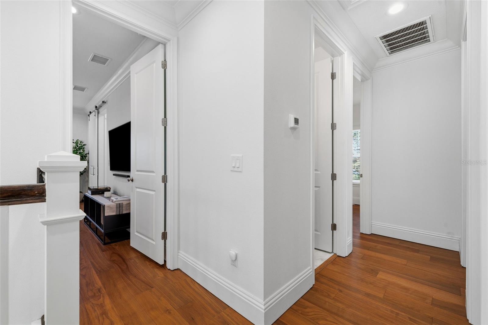 Image 42 of 84 For 481 33rd Avenue N