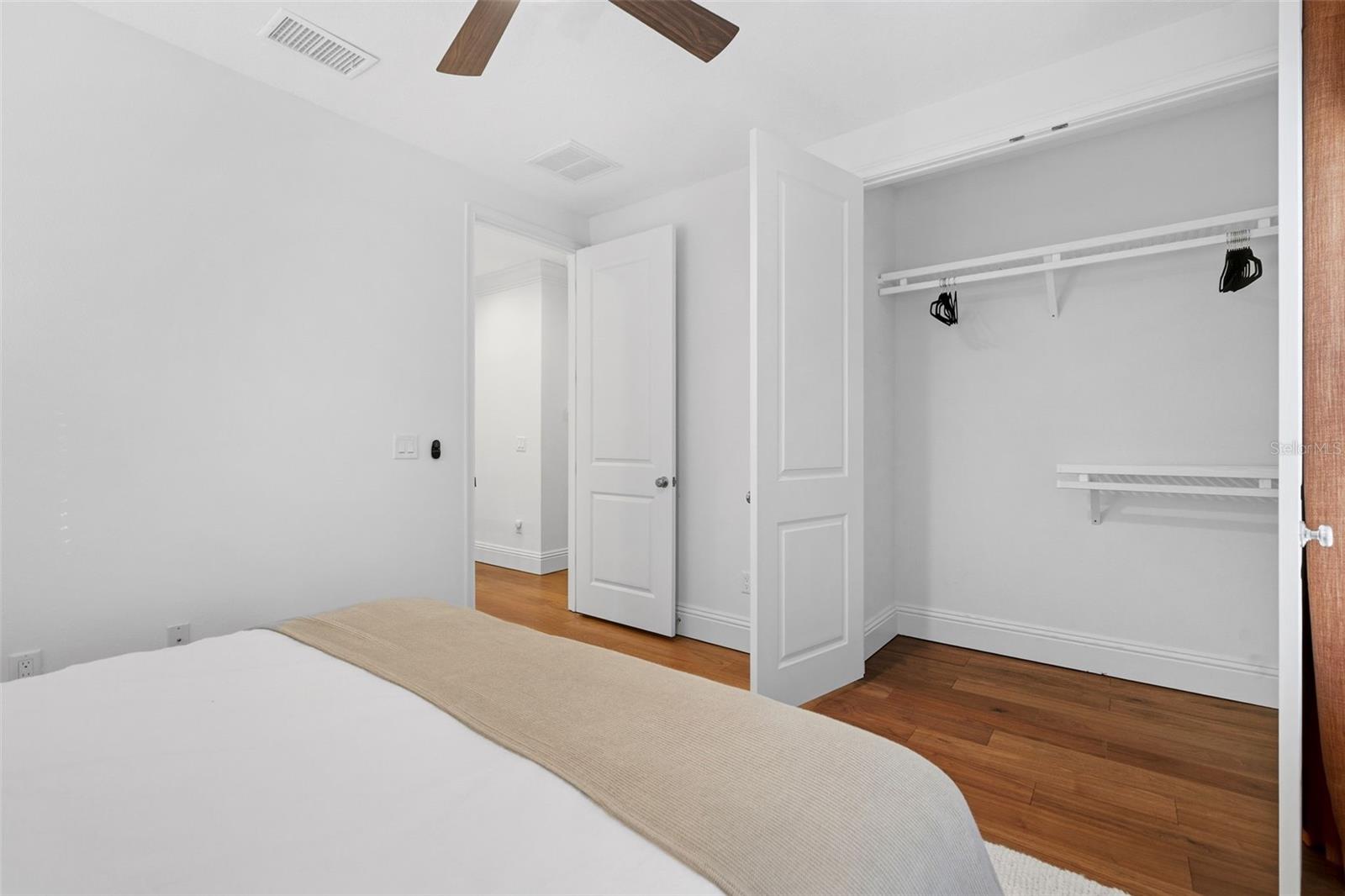 Image 52 of 84 For 481 33rd Avenue N