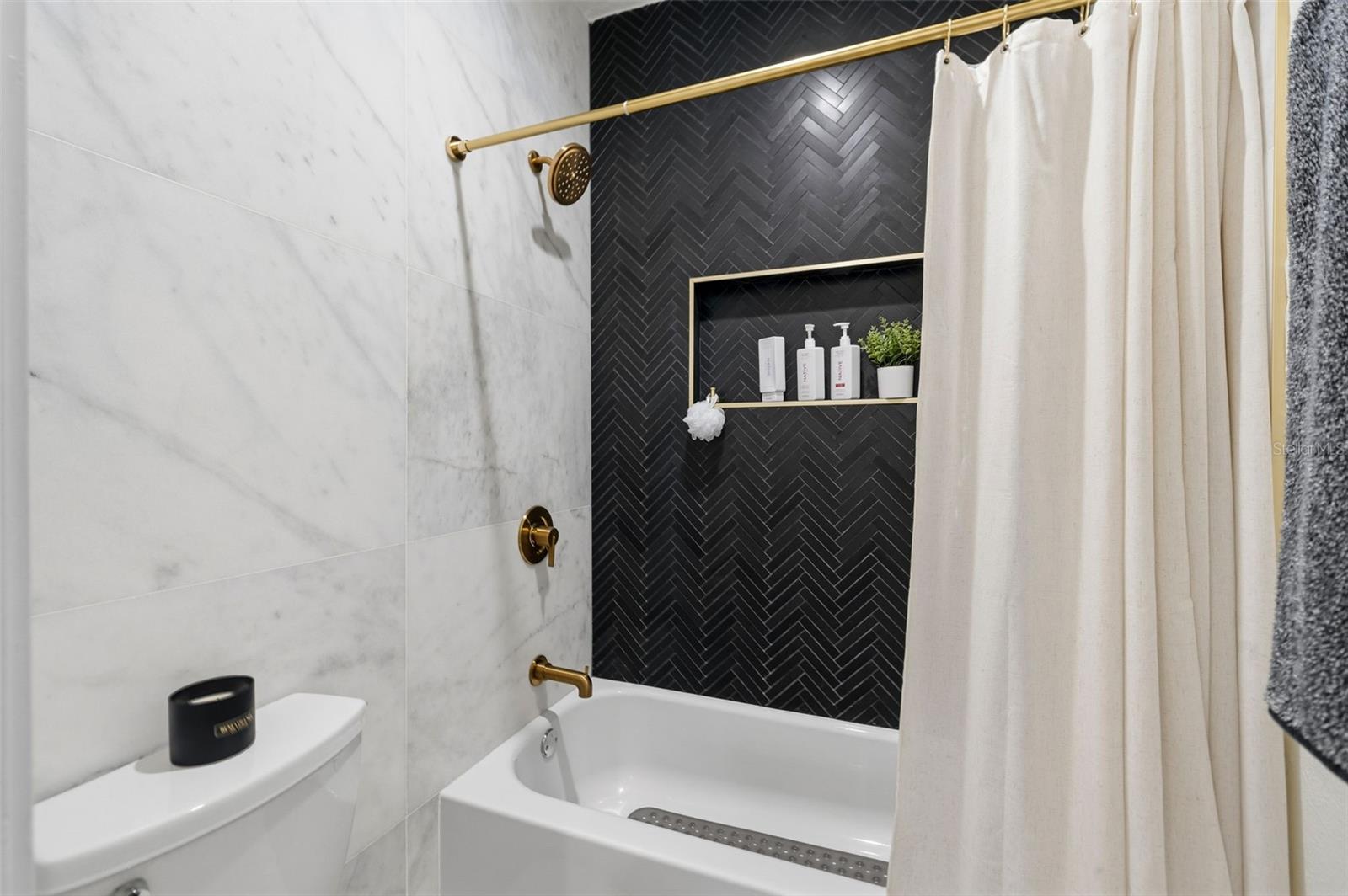 Image 60 of 84 For 481 33rd Avenue N