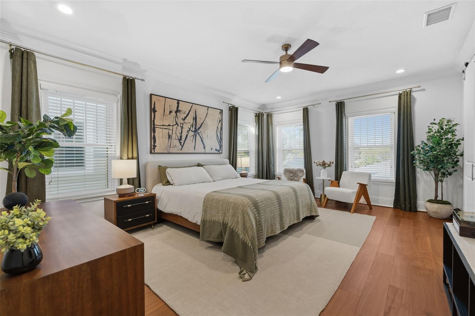 Image 8 of 84 For 481 33rd Avenue N