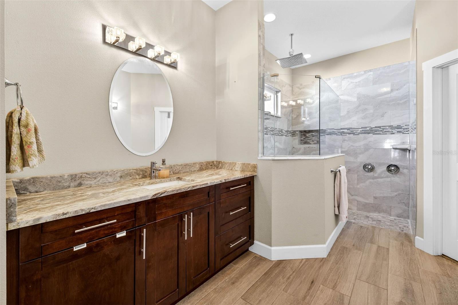 Image 29 of 78 For 315 Glen Arven Avenue