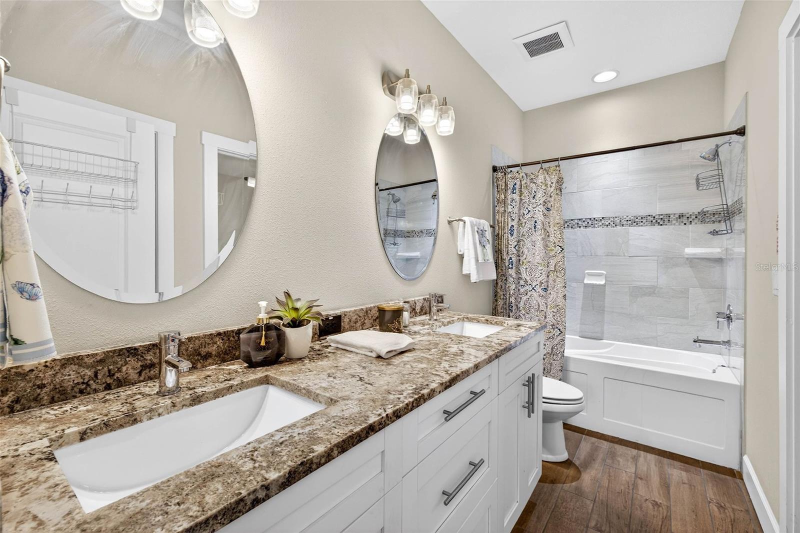 Image 42 of 78 For 315 Glen Arven Avenue