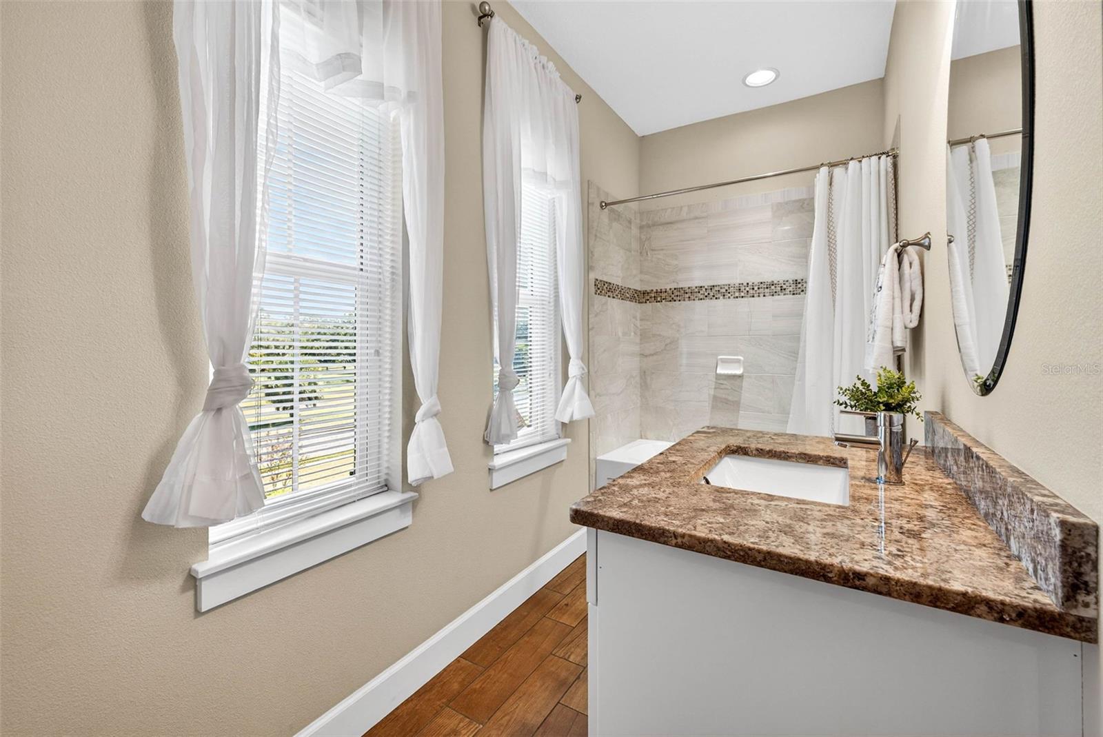 Image 49 of 78 For 315 Glen Arven Avenue